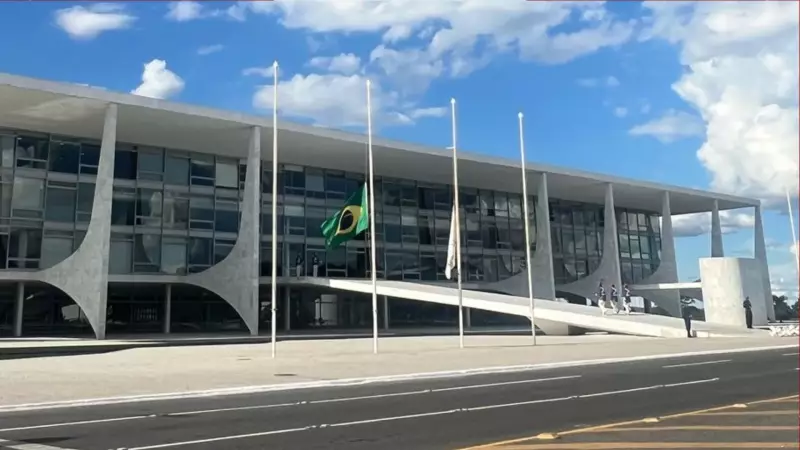 Lula dispara na frente no 1º turno e amplia vantagem no 2º, revela Datafolha
