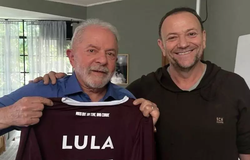Lula se reúne com aliados para traçar planos de campanha e estratégias do PT em 2026