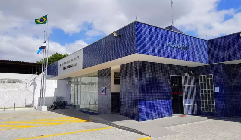 Mãe é esfaqueada pelo próprio filho ao tentar apartar briga em Vila Velha — detalhes chocantes