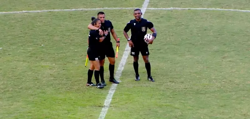 Mãe e Filho Quebram Barreiras e Viram Dupla de Arbitragem no Amazonas: A Paixão pelo Futebol no Sangue