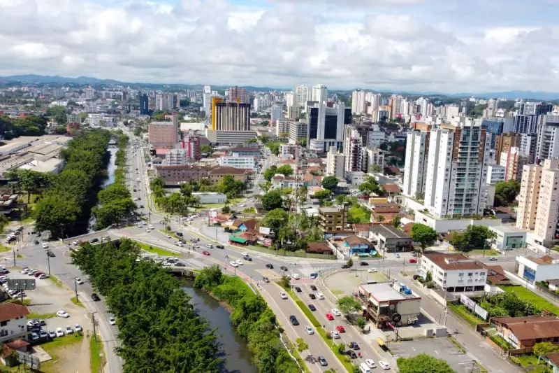 Manchester Catarinense: A Cidade que Uniu Felicidade e Oportunidades de Emprego no Brasil