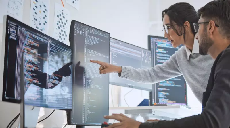 Mercado de TI em Explosão: Por que a Ciência da Computação é a Aposta Certa em 2025