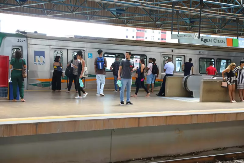 Metrô do DF volta a operar após 5 horas de caos por falha energética — passageiros relatam desespero