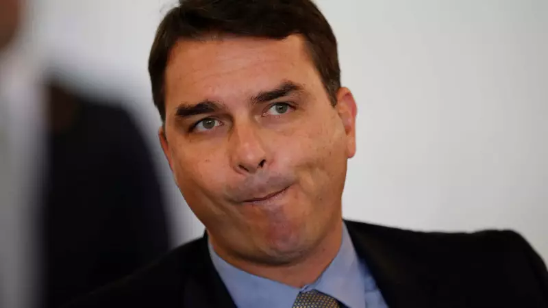 Moraes é Acusado de Invadir Privacidade de Mulheres na Residência de Bolsonaro: Flávio Denuncia Abuso