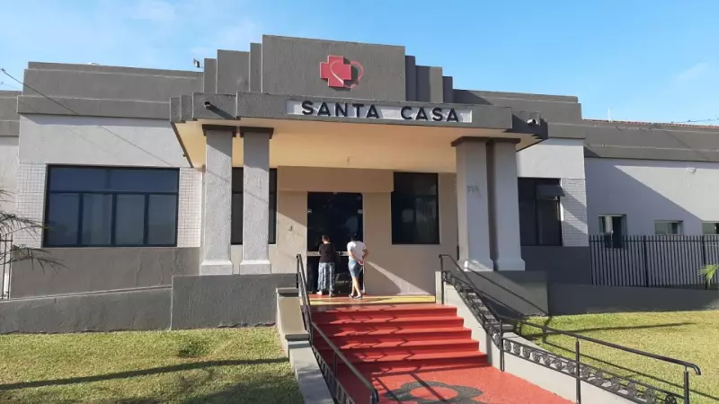 Motorista ignora ordem da polícia e provoca acidente com cinco feridos em Salto Grande