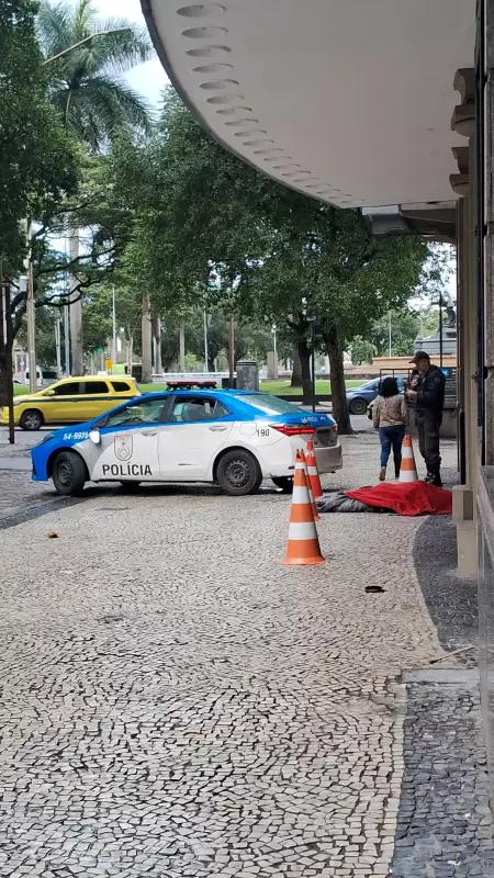 Mulher é encontrada morta no Centro do Rio: hipotermia pode ser a causa