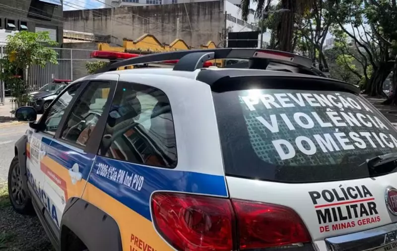 Mulher é espancada com banco de madeira pelo marido e fica em estado grave em Divinópolis