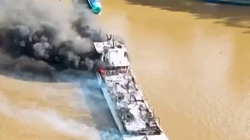 Navio de carga vira labaredas no Peru: incêndio colossal deixa três feridos e cenário de caos