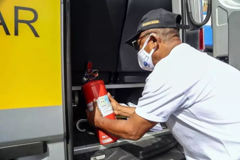 Operação da SEMOB em Salvador flagra quase 100 veículos irregulares em julho — confira os detalhes!