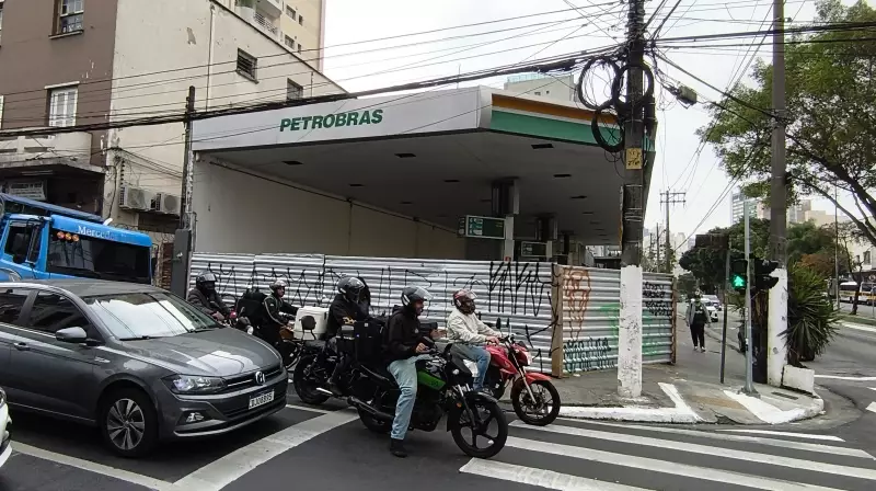 Operação Desmantela Postos de Combustível com Suspeitas de Vínculos com o PCC em SP