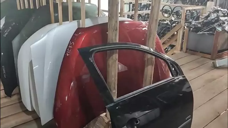 Operação Desmonta Esquema de Venda de Peças de Carros Roubados em SC: Empresário e Gerente na Mira da Justiça