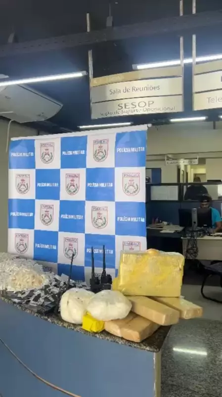 Operação em Angra dos Reis apreende mais de 10 kg de drogas e desarticula ponto de tráfico