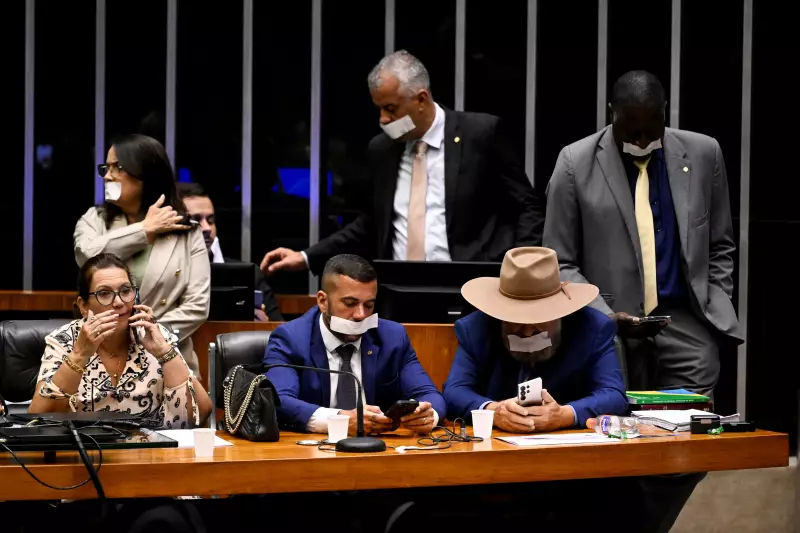 Oposição planeja revezamento estratégico para ocupar mesas da Câmara e do Senado
