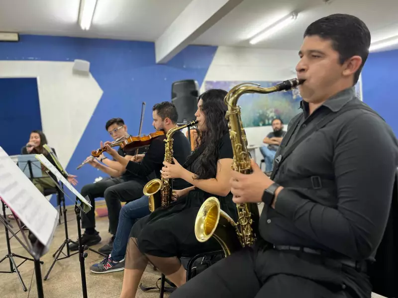 Orquestra do Liceu leva da Bossa ao Samba em show gratuito no centro de Manaus