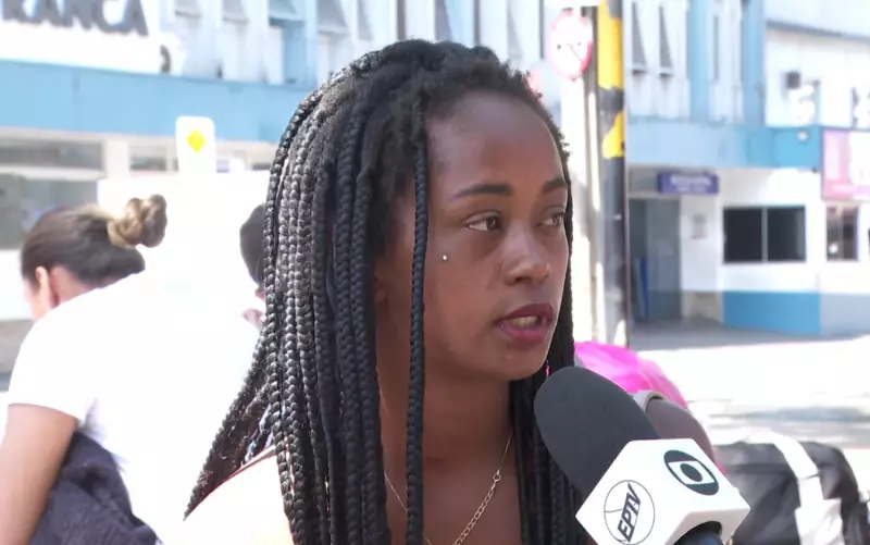 Paciente explode de fúria e destrói cadeiras em pronto-socorro de Franca: 'Estava passando mal e ninguém me atendia'