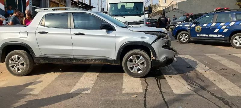 Perseguição Alucinante em Campinas: Carro Roubado Colide com 5 Veículos e Abandona Adolescente
