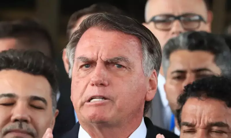 PF Revela: Bolsonaro Desobedeceu STF e Espalhou 300 Vídeos pelo WhatsApp