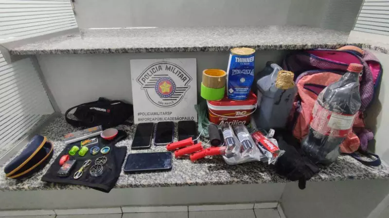 Pichação e drogas: PM flagra grupo em prédio abandonado com material para vandalismo