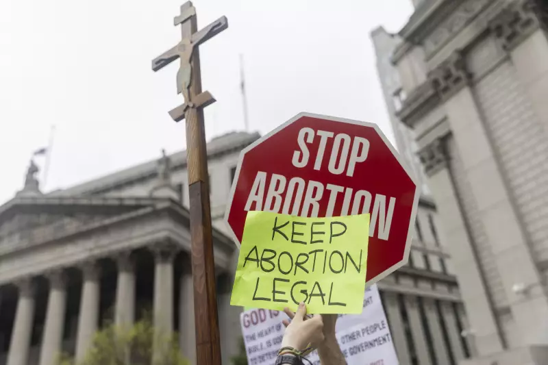 Polêmica na Alemanha: Hospital Católico Proíbe Abortos e Reacende Debate Ético