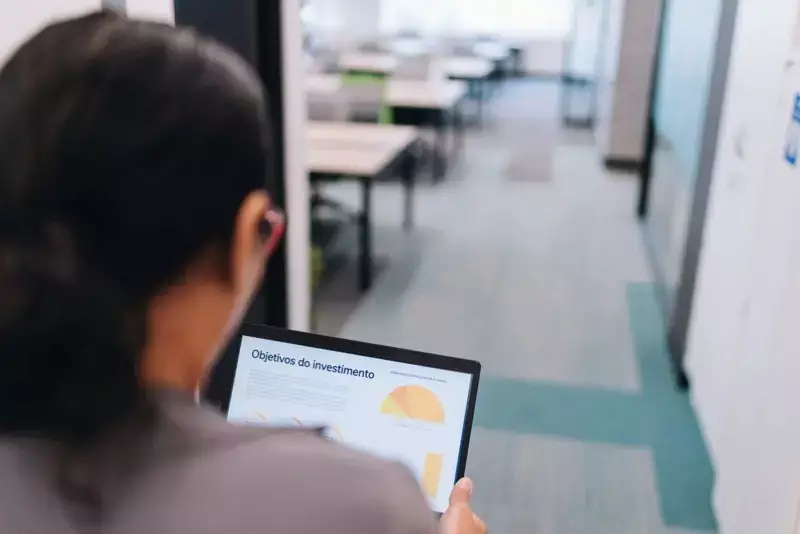 Por que a necessidade de agradar a todos trava a ascensão feminina no mercado de trabalho?