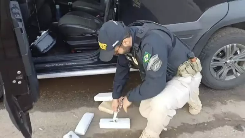 PRF Desvenda Compartimento Secreto em Carro e Prende Homem com Drogas em MG — Veja os Detalhes da Ação