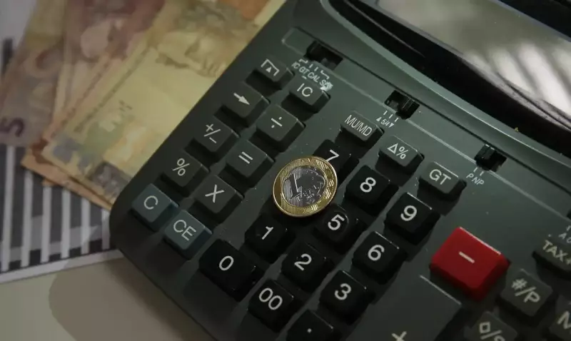 Professor Brasileiro Revoluciona o Ensino de Matemática Financeira nos EUA com Livro Inovador