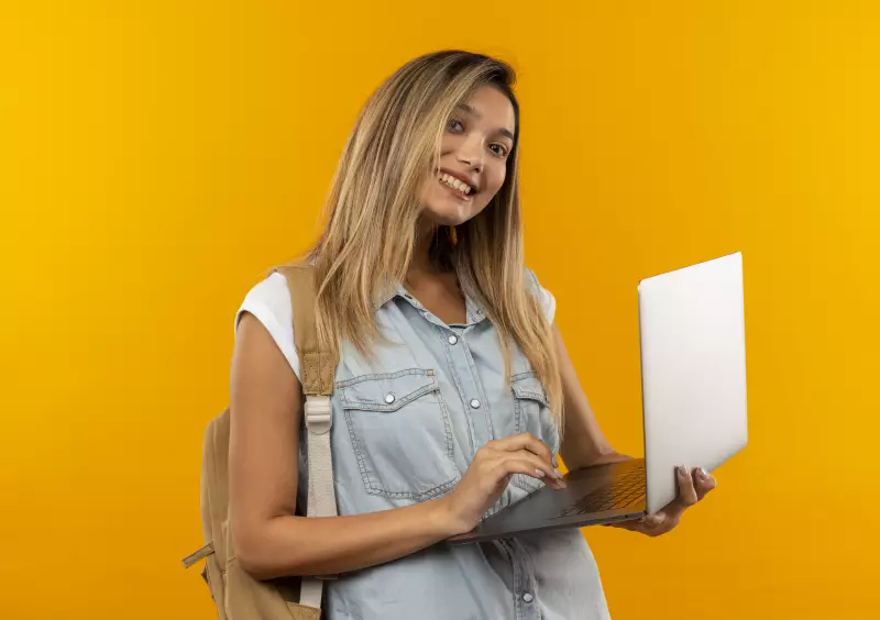 PUC Goiás Oferece Bolsas de ATÉ 70% no 1º Ano de Graduação EAD com a Nota do ENEM — Inscrições Abertas!
