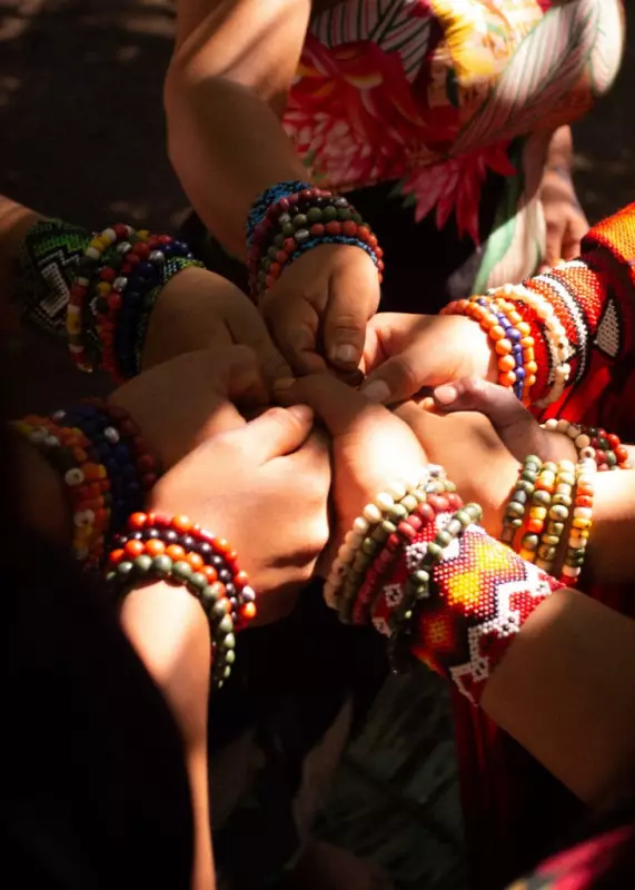 Pulseiras de Açaí: Oficina em Presidente Prudente Une Famílias e Sustentabilidade