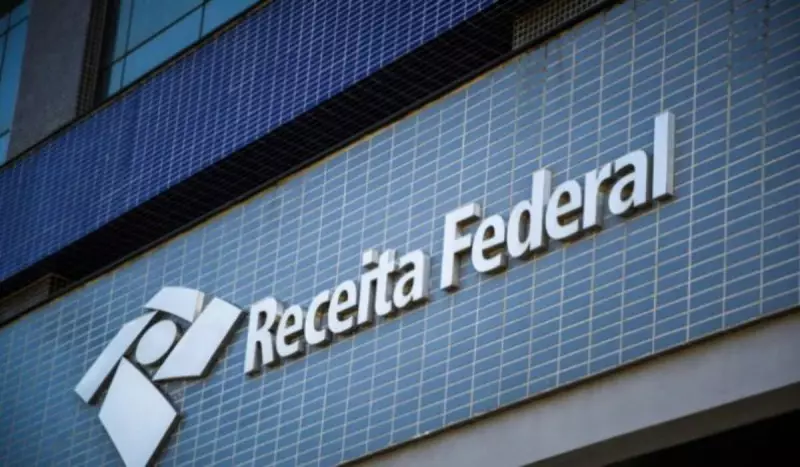 Receita Federal desmantela esquema de produtos falsificados em Salvador — veja detalhes!