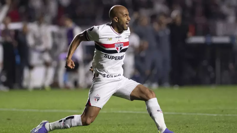 Reunião Explosiva no São Paulo: Por Que Lucas Leva Pelo Menos Mais Dois Jogos de Suspensão?