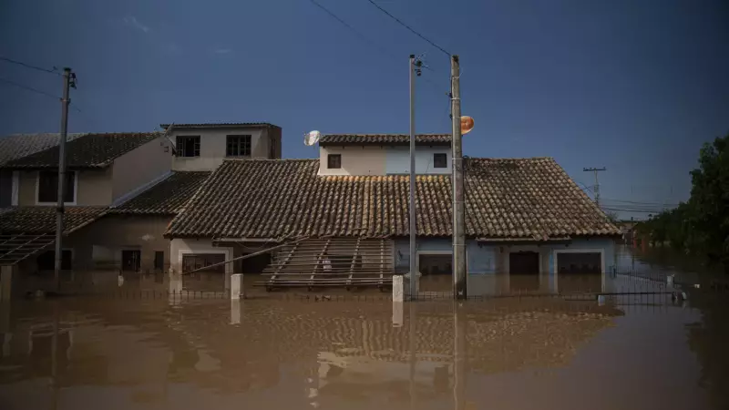 Rio Grande do Sul Sob Águas: Enchentes Deixam Mais de 500 Desalojados em Cena de Caos