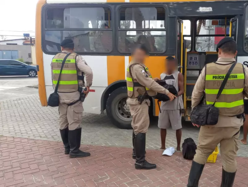 Salvador: Homem é Flagrado com Drogas em Ônibus — Veja os Detalhes da Apreensão