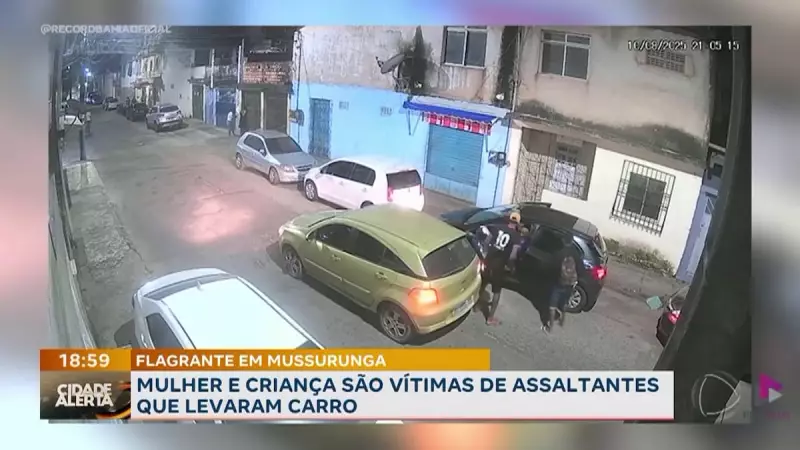 Salvador: Mulher e criança sofrem assalto violento e têm carro roubado em plena luz do dia