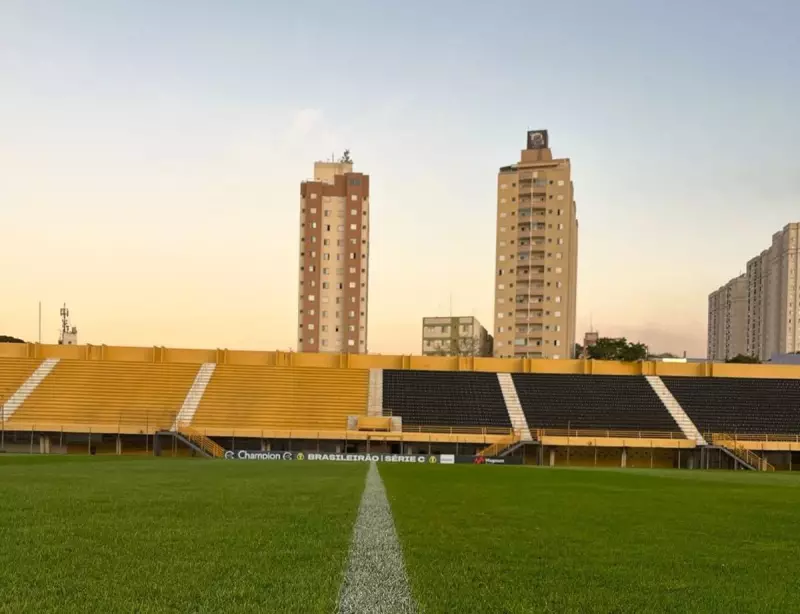 São Bernardo x Figueirense: estreia do técnico, onde assistir e escalações imperdíveis