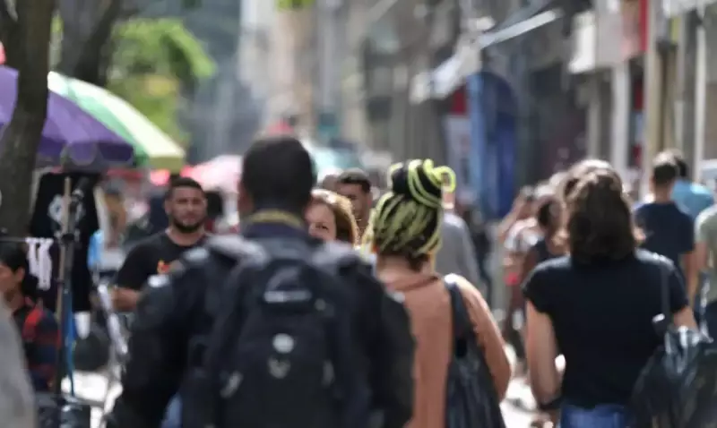 São Paulo Bate Recorde Histórico: Desemprego no Chão e Salários nas Nuvens em 2025