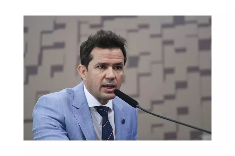 Secretário do MDIC rebate críticas à taxação e revela otimismo com a indústria brasileira