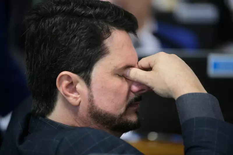Senador Marcos do Val recebe tornozeleira eletrônica após decisão judicial — veja os detalhes