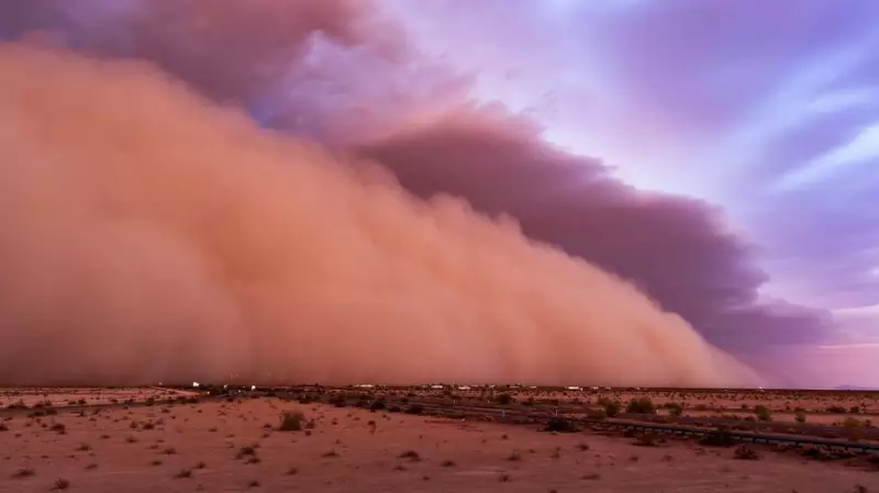 Tempestade de Areia Apocalíptica Engole Cidade dos EUA em Cenas de Tirar o Fôlego | VÍDEO