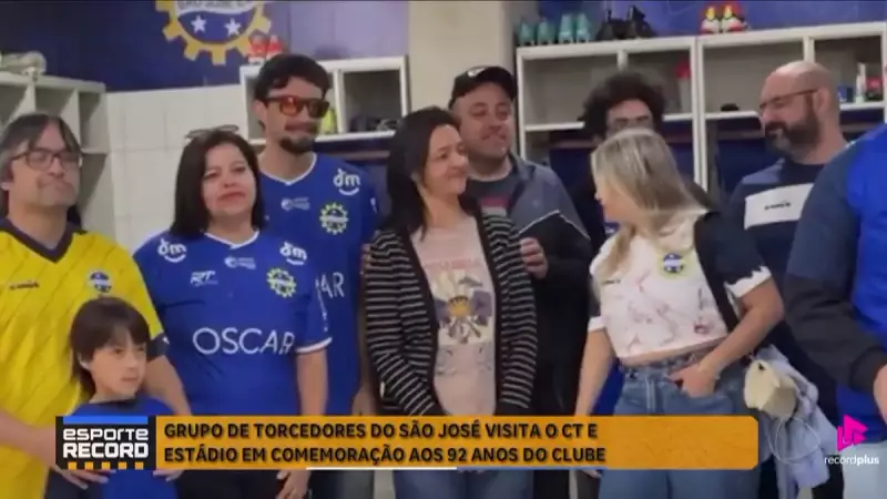 Torcedores mergulham nos bastidores do São José em visita especial ao estádio pelos 92 anos do clube