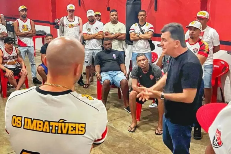Torcida Organizada do Vitória Pressiona Diretoria por Afastamento de Jogador Após Desempenho Ruim
