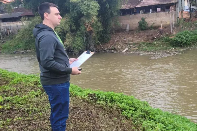 Tragédia Ambiental em SC: Substância Extremamente Tóxica dizima Peixes e Aterroriza Comunidade