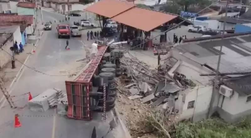 Tragédia em Itamaraju: Acidente na BA-489 deixa vítimas e trânsito caótico