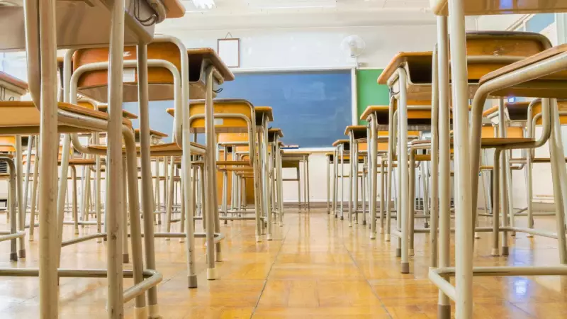 Tragédia em sala de aula: Aluna ajoelhada é agredida por colegas em escola de Mato Grosso