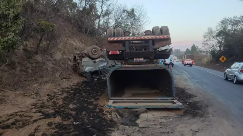 Tragédia na BR-262: Motorista Morre Após Caminhão Capotar em Colisão Frontal com Caminhonete em MG