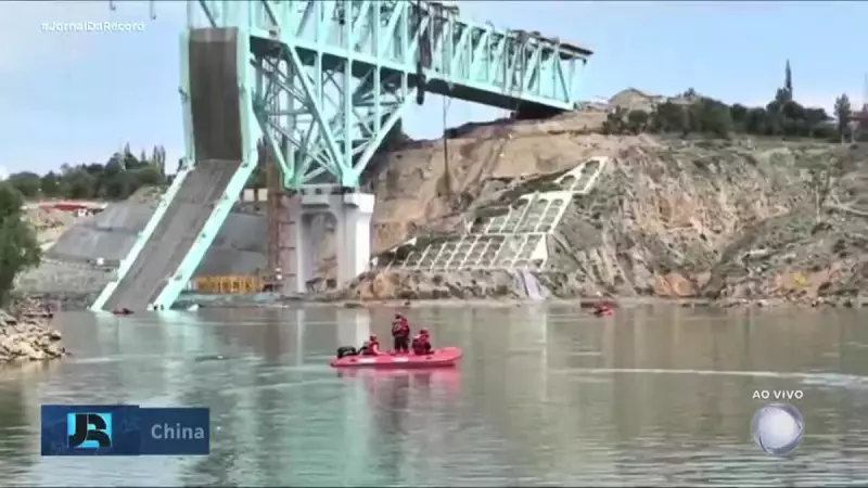 Tragédia na China: Ponte Desaba e Deixa 12 Mortos em Obra com Sérias Falhas de Segurança