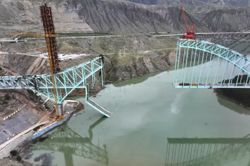 Tragédia na China: Ponte em Construção Desaba e Deixa Vítimas Fatais | G1 Mundo