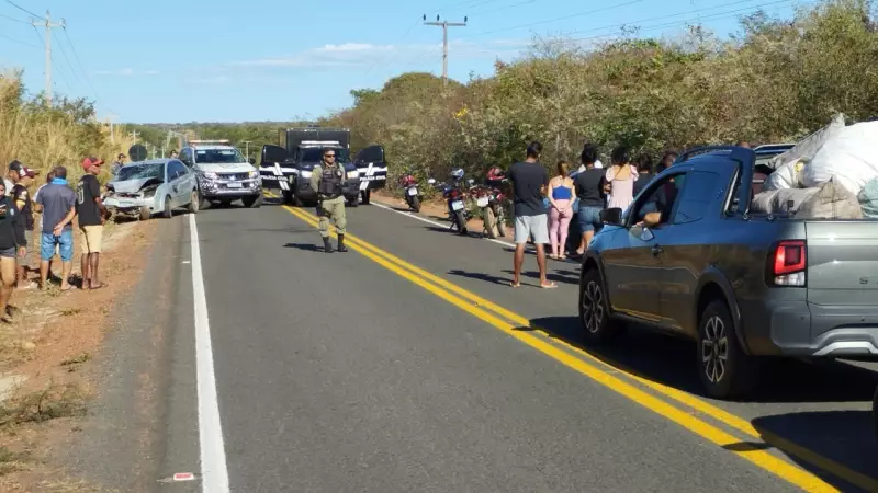 Tragédia no Piauí: Mulher morre e três ficam feridos em colisão entre carro e motos