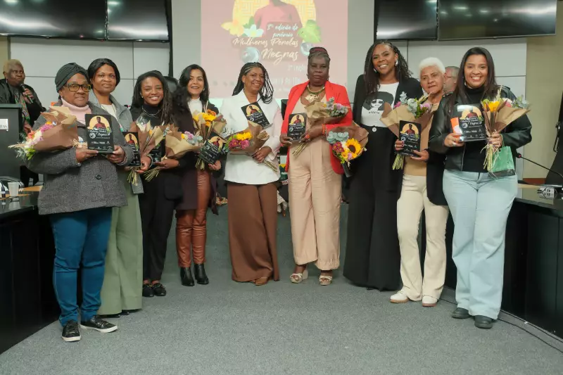 Trajetória inspiradora: mulheres negras são homenageadas em evento emocionante em Nova Friburgo