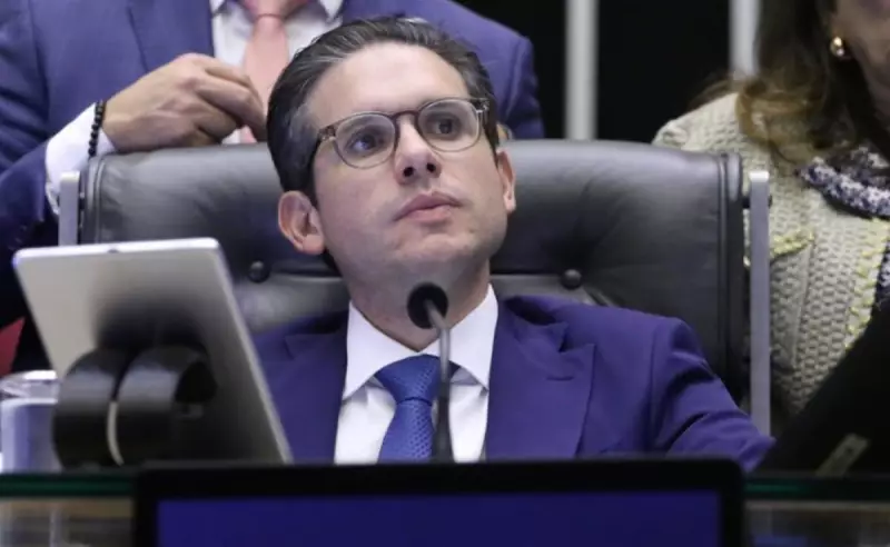 Turbulência no Congresso: Motta encerra sessão após oposição tomar plenário em protesto acalorado
