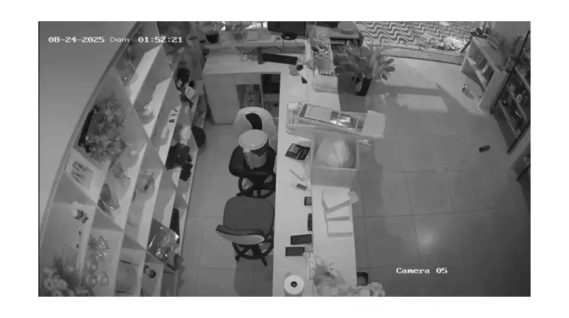 Vídeo Chocante: Casal Arromba Comércio em Ipatinga em Crime Ousado — Assista à Cena!